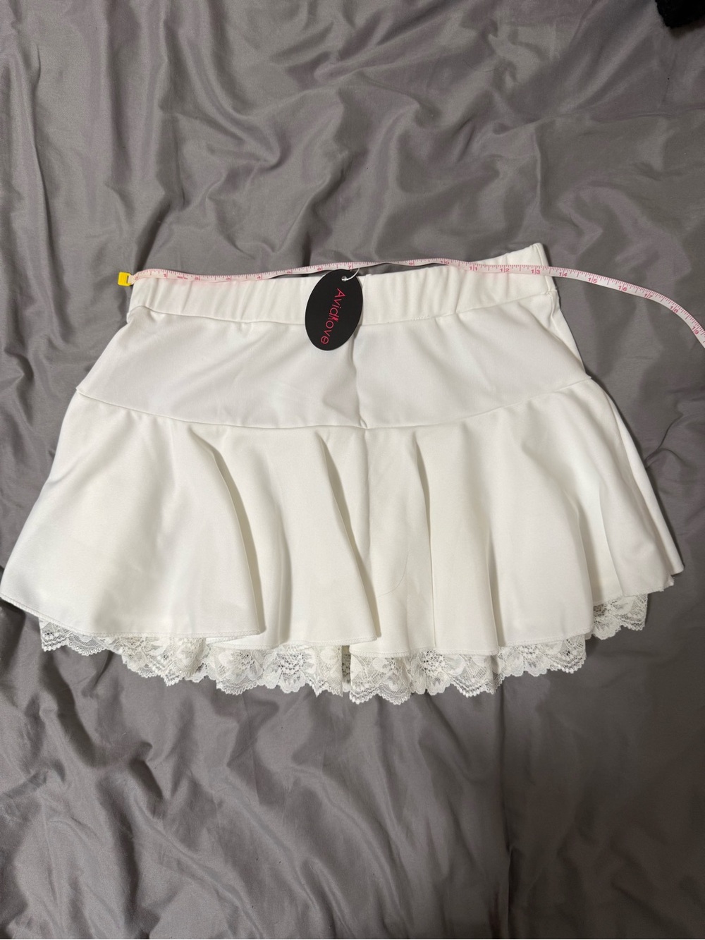 Women's White Lace Trim Pleated Mini Skirt